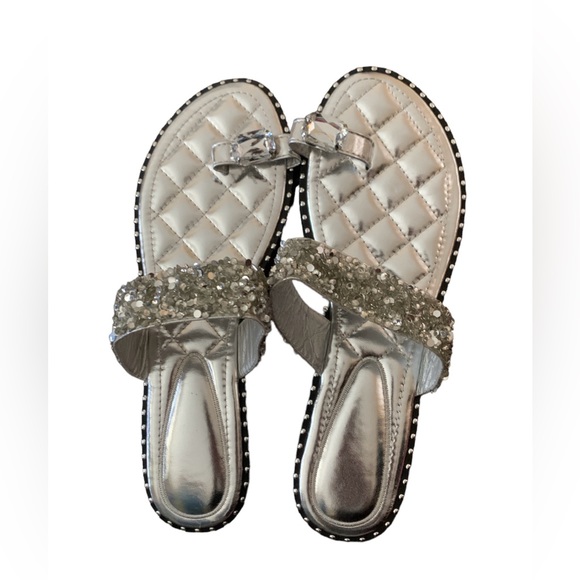 Shoes - Crystal toe ring sliders silver shoes size 9